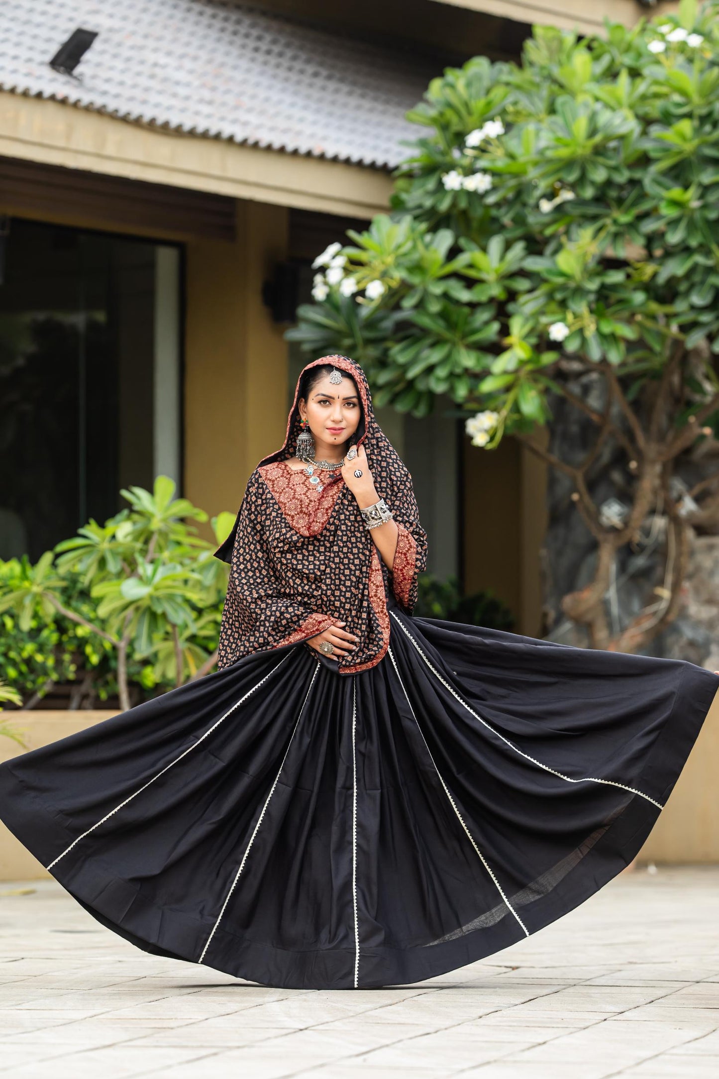 Black lehenga combination