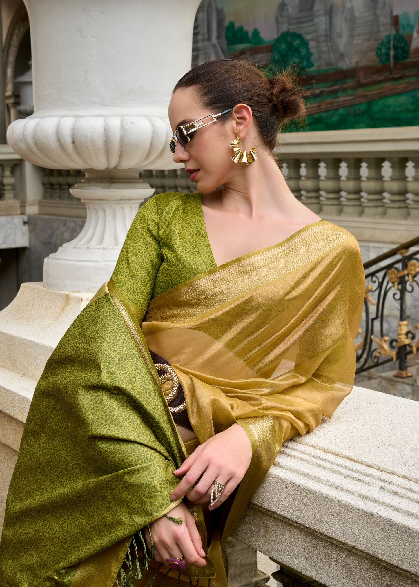 Pure green tissue weaving sarees online