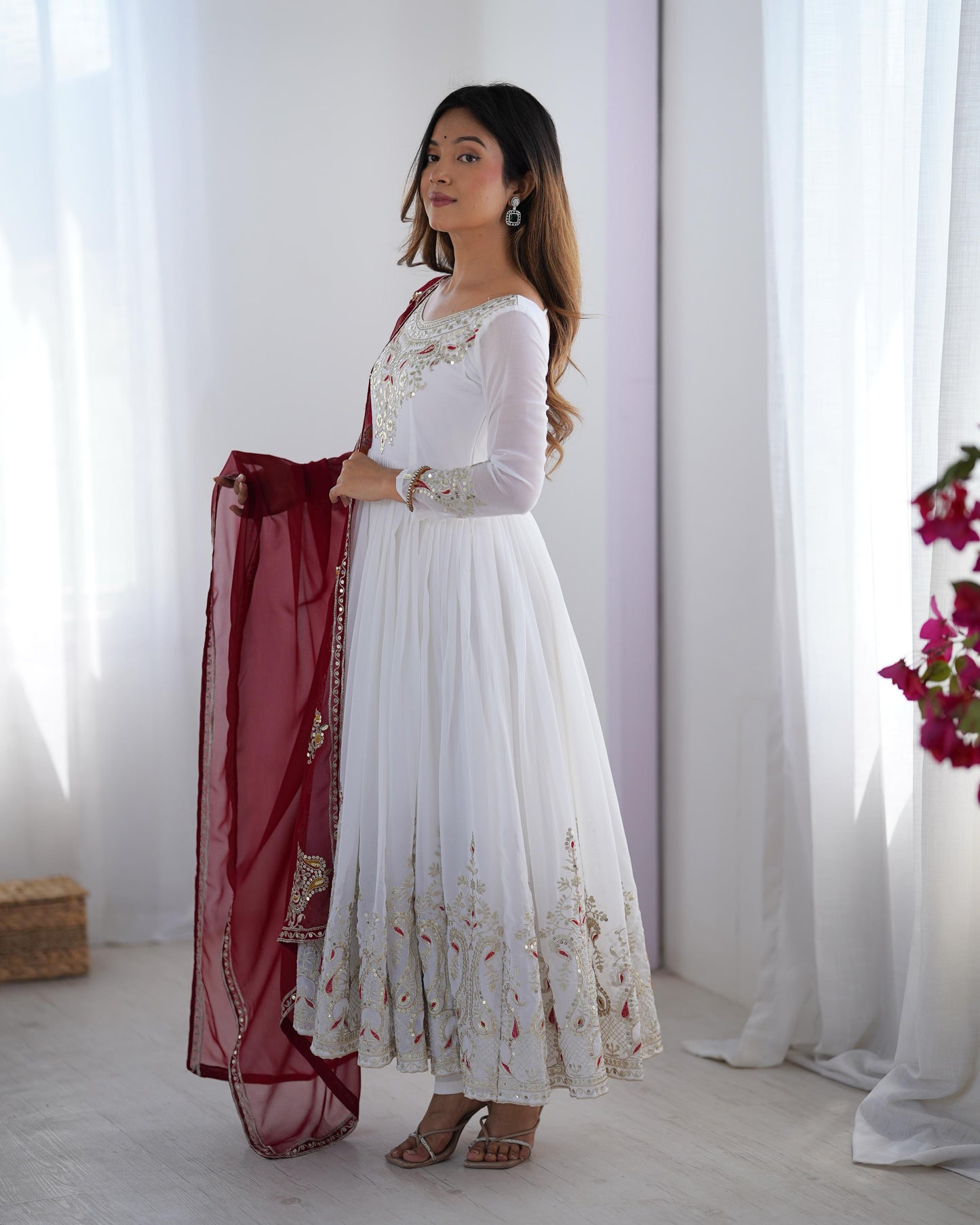 White georgette salwar kammez for festive