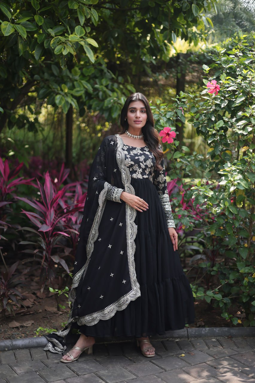 Indian Wedding Black Designer Sequins Gown Dress XL / Black Indian Wedding Black Designer Sequins Gown Dress XL / Black