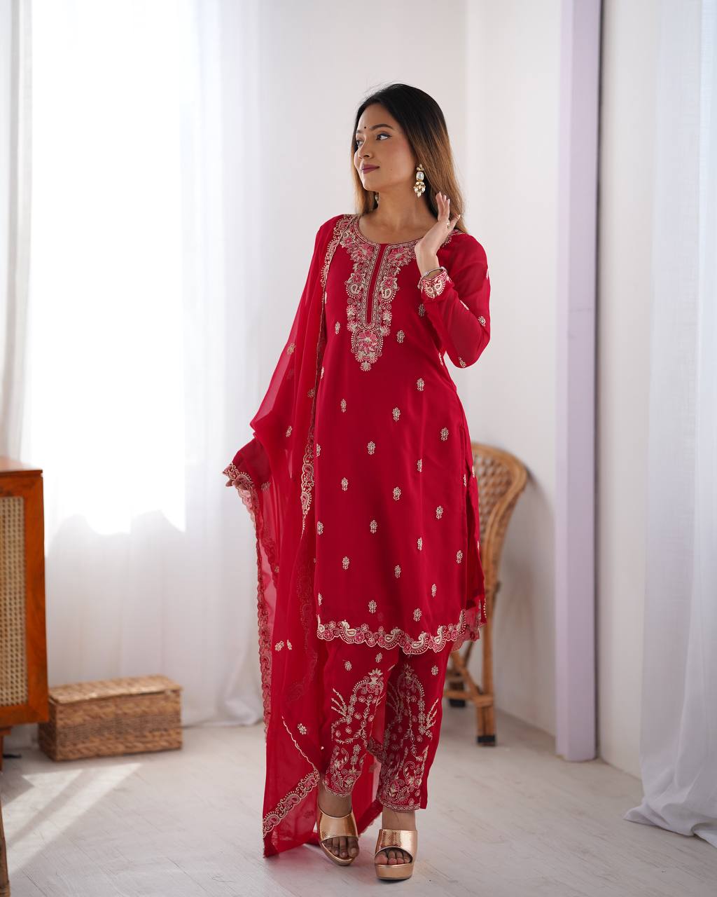 Pink color georgette salwar suit for wedding