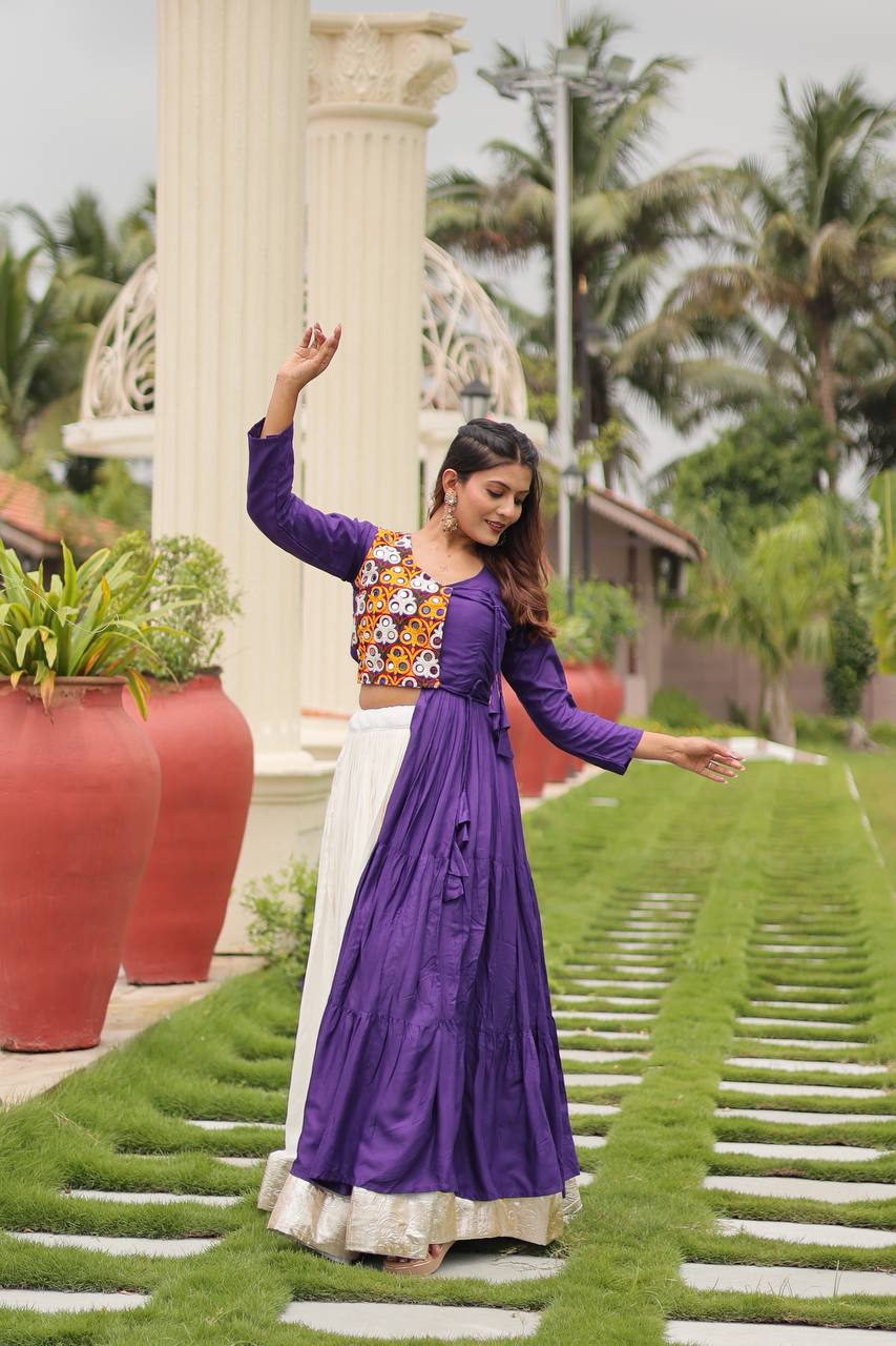 Gamthi work chaniya choli for navratri with dupatta