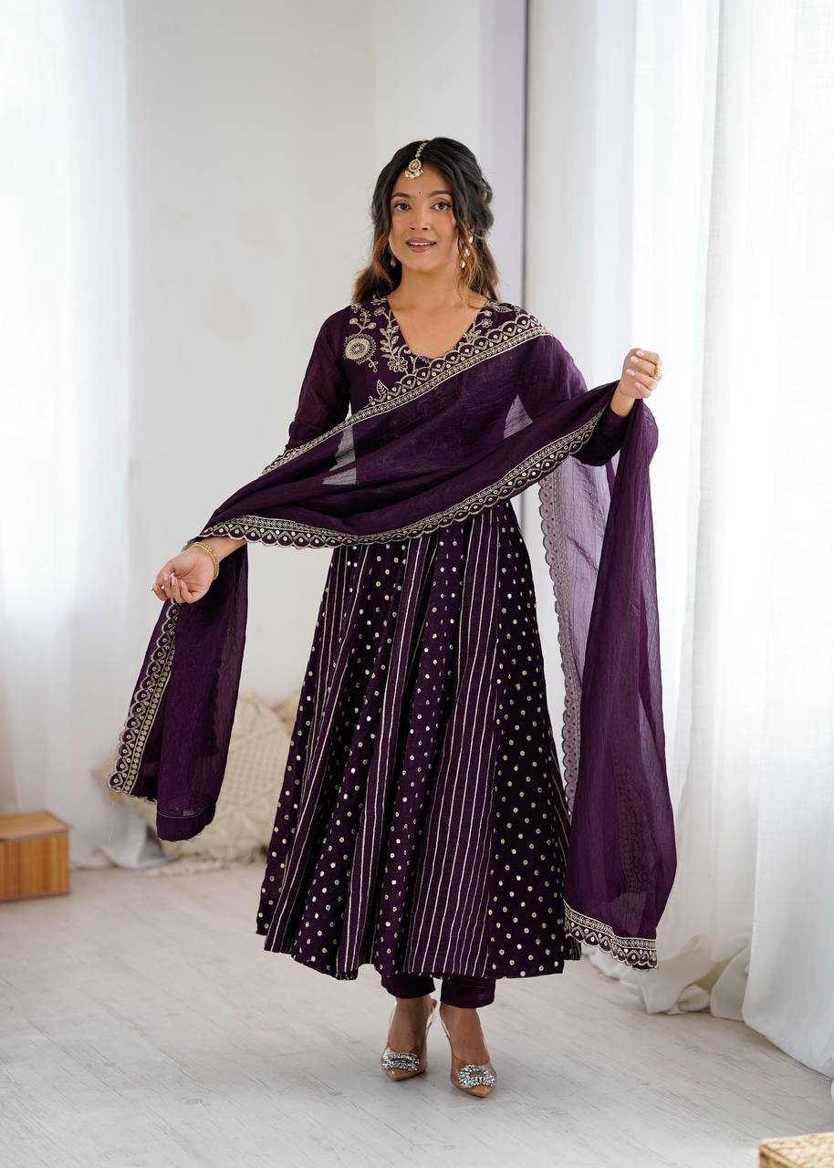 Wedding wear gown with oline