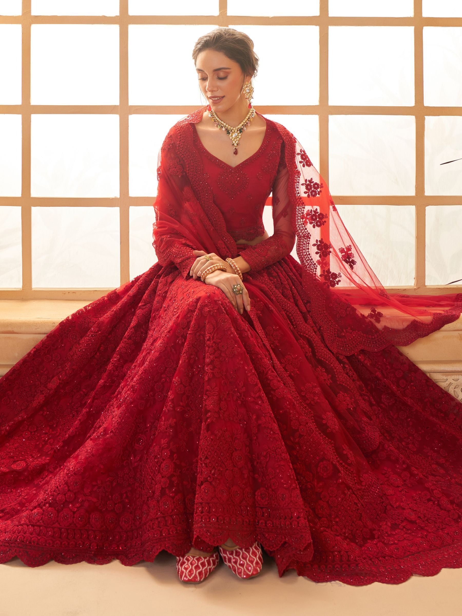 Sabyasachi Red Color Net Embroidered Engagement Lehenga Choli SEMI-STITCHED / Red Sabyasachi Red Color Net Embroidered Engagement Lehenga Choli SEMI-STITCHED / Red