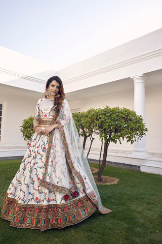 White lehenga combination