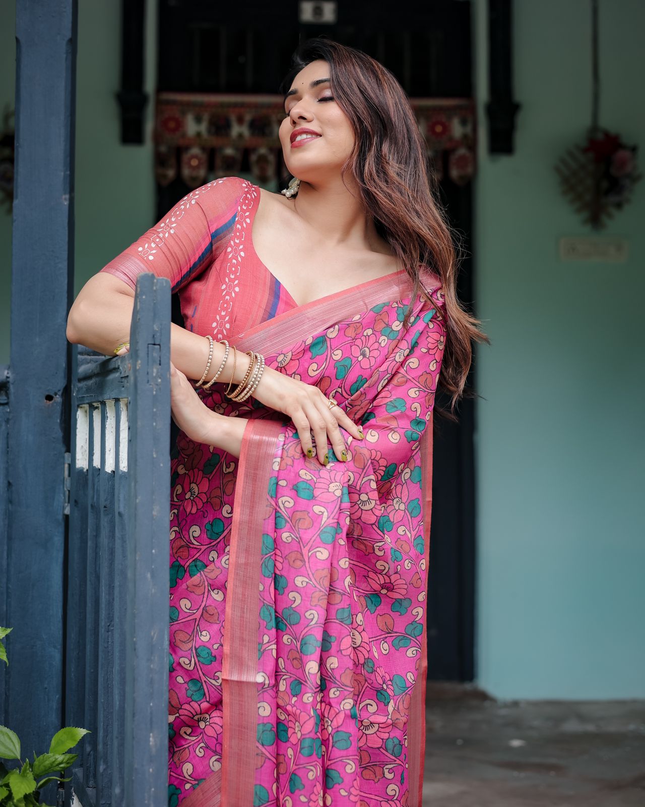 Pink color linen printed saree with blouse online shopping