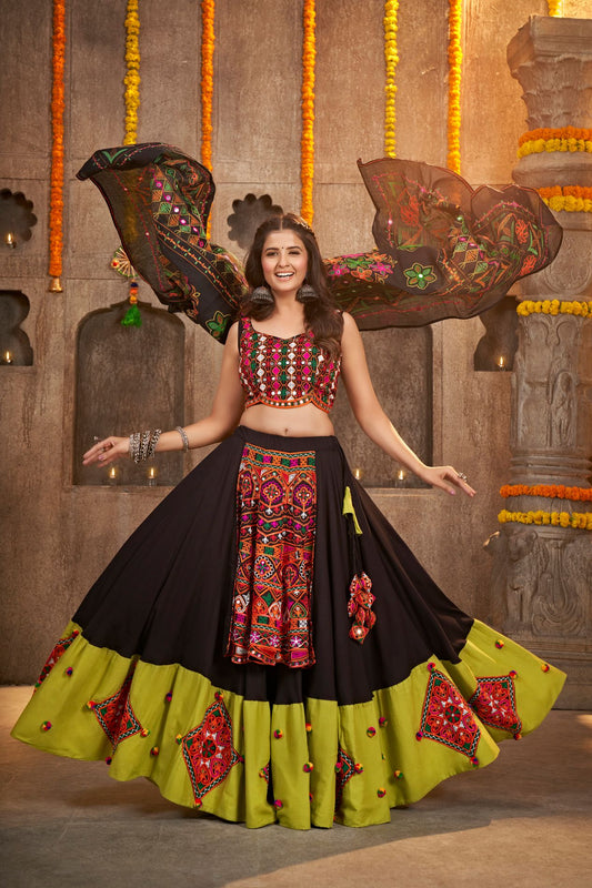 Gujarati Garba Navratri Lehenga Chaniya Choli
