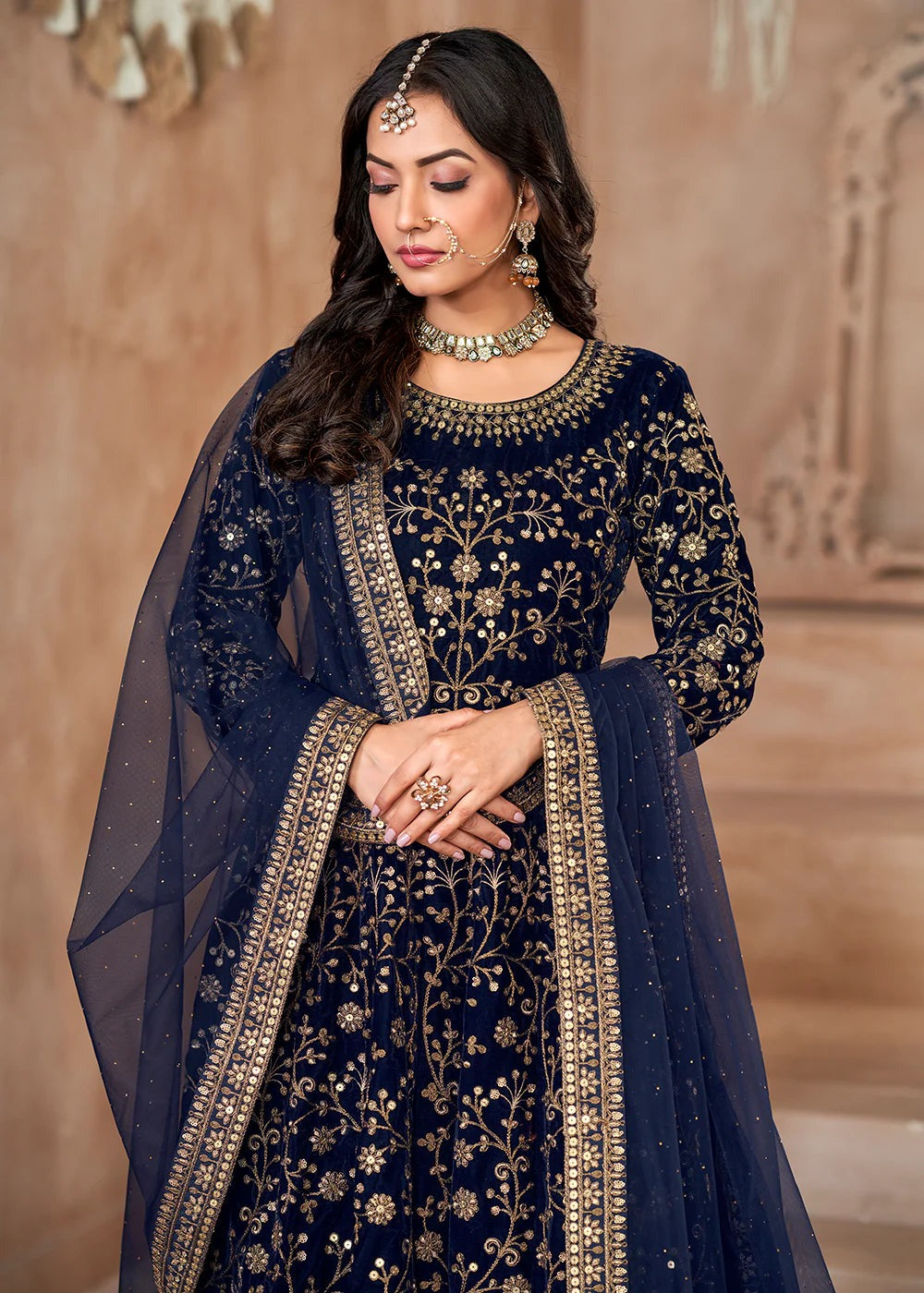 Gown navy blue color velvet gown for engagement
