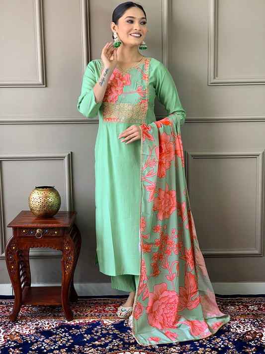 Green chanderi salwar suit for party
