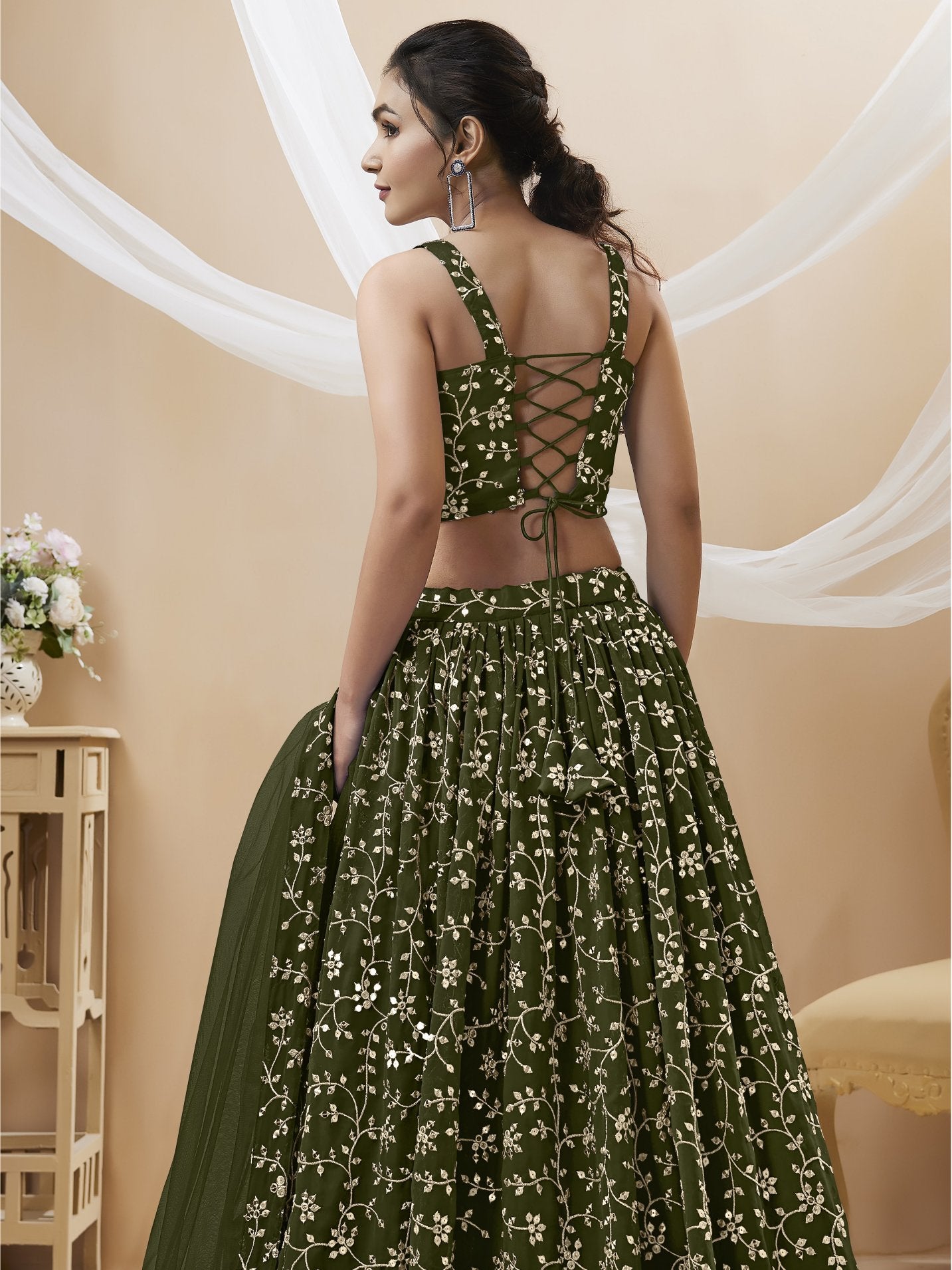 Mehendi rasam to wear lehenga choli