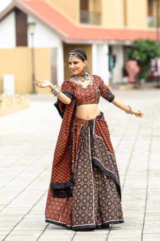 Simple black navratri lehenga choli with dupatta