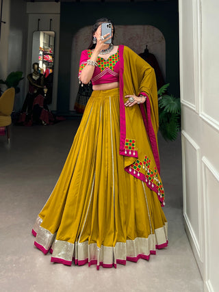 Plain Lehenga with heavy dupatta