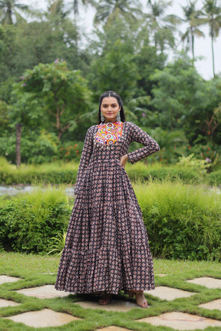 Women black cotton navratri gown
