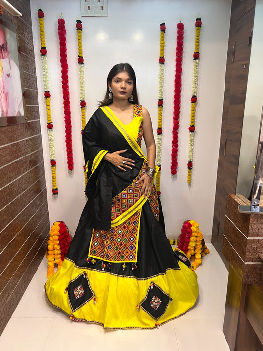 Black lehenga choli for navratri