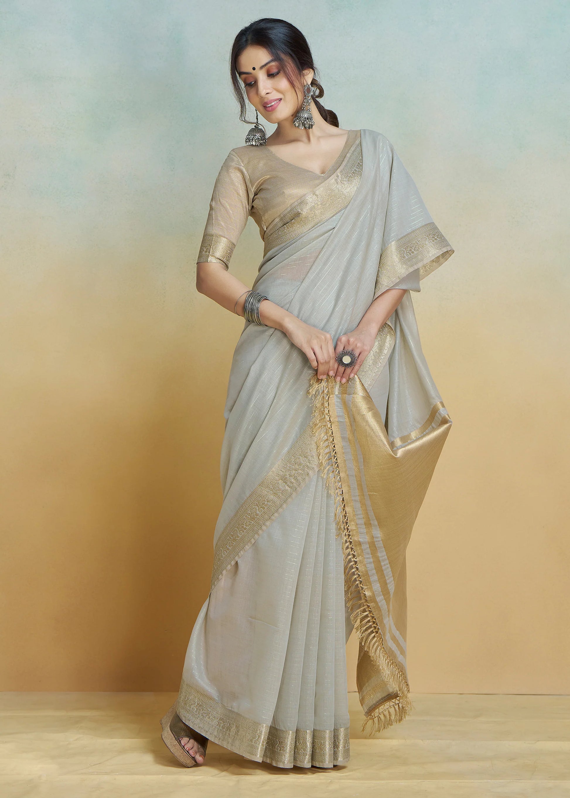Grey color khadi silk saree with blouse online
