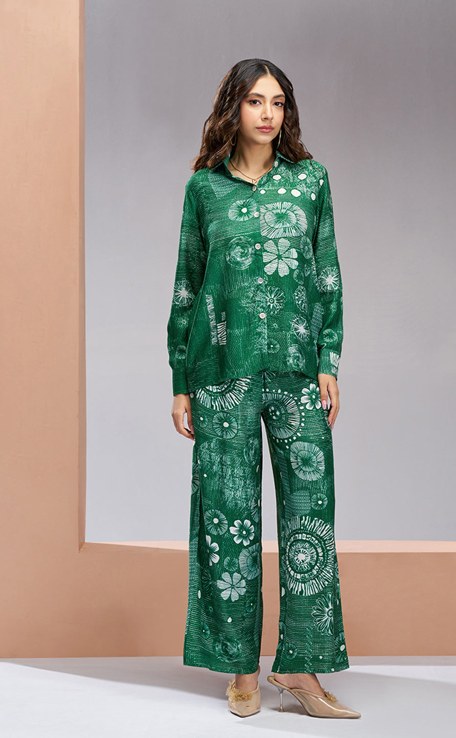 Green color pure muslin silk co ord set online