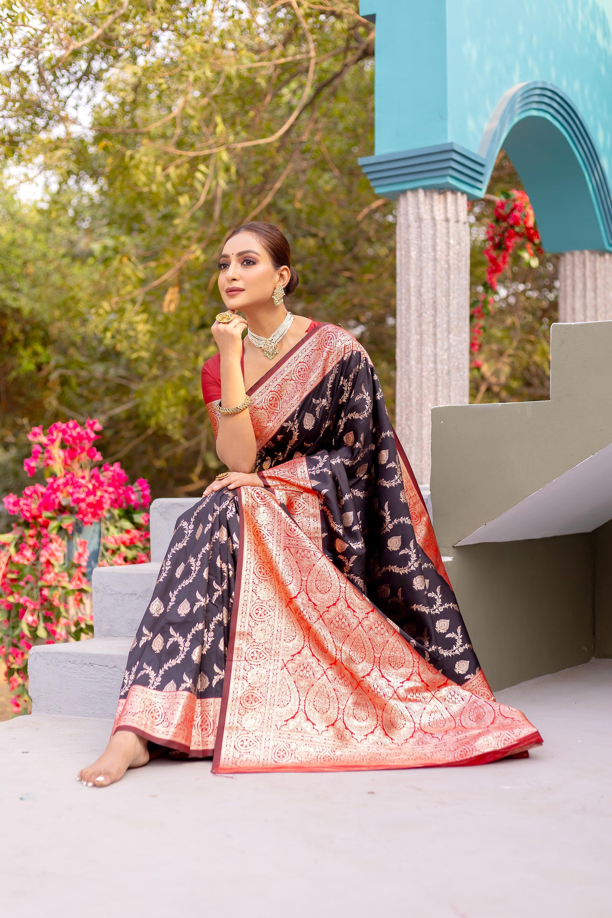 Banarasi silk Black color saree for  reception online shopping
