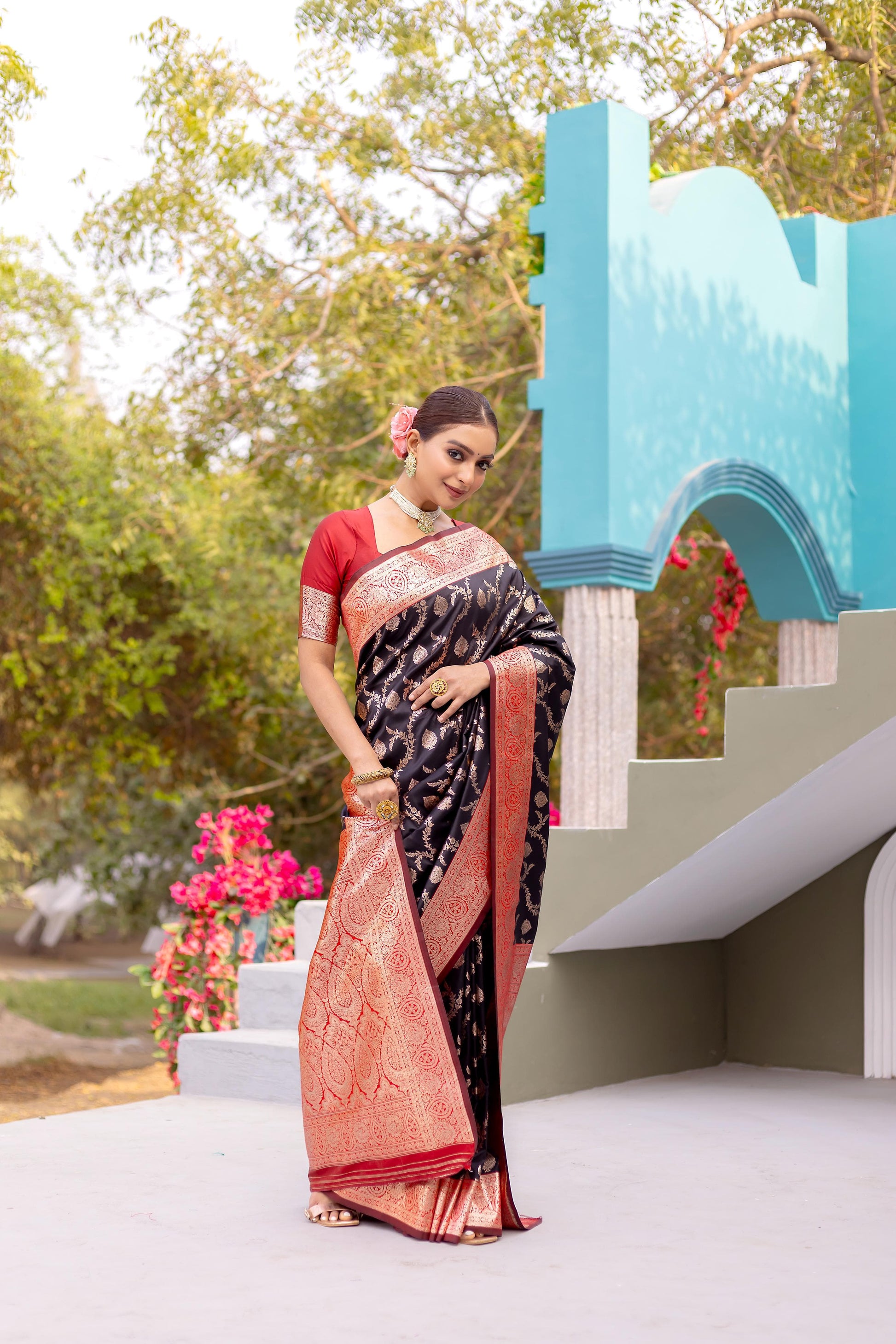 Black color banarasi silk weaving saree for women 