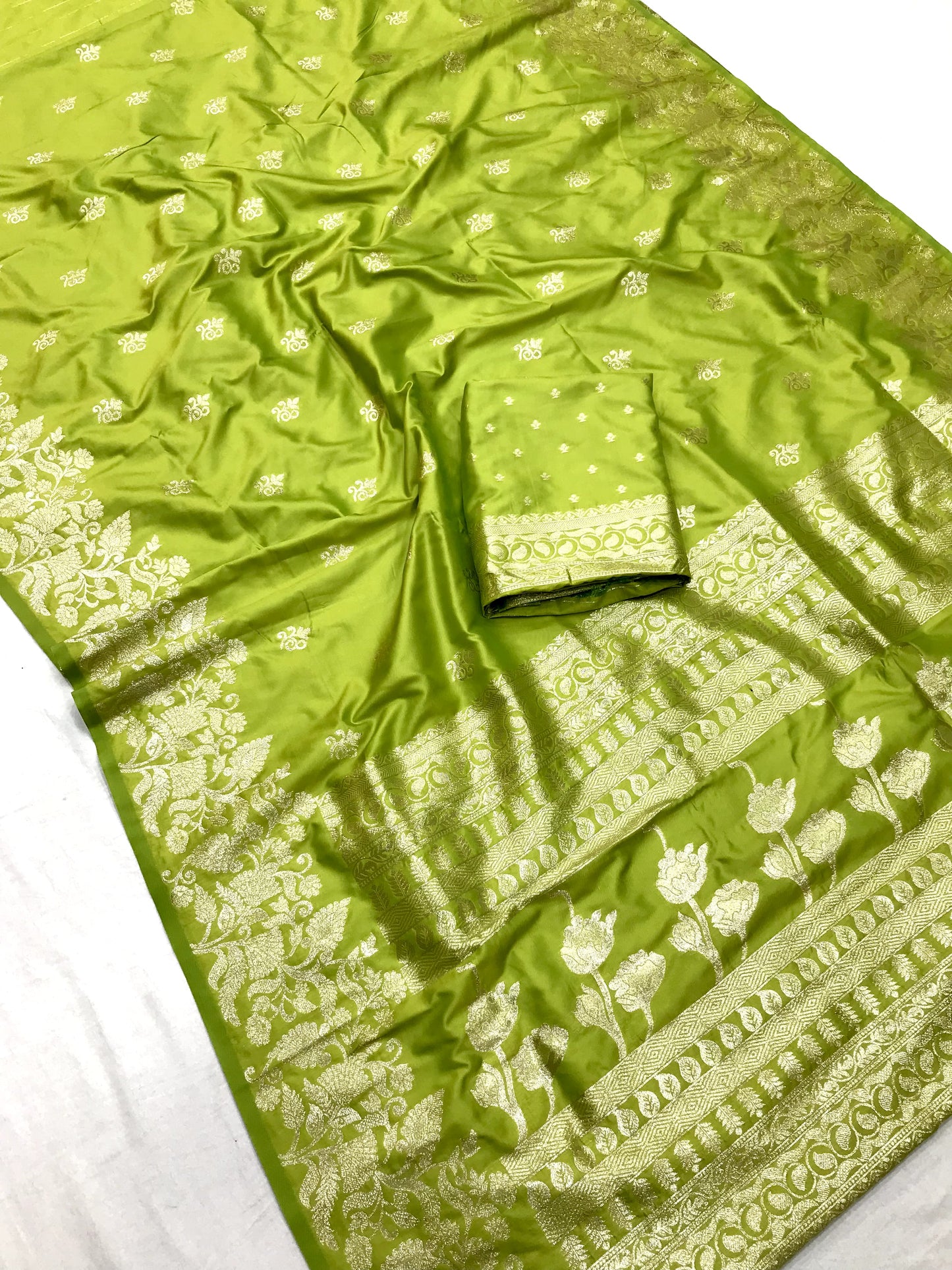 Mehendi color banarasi silk aree for wedding
