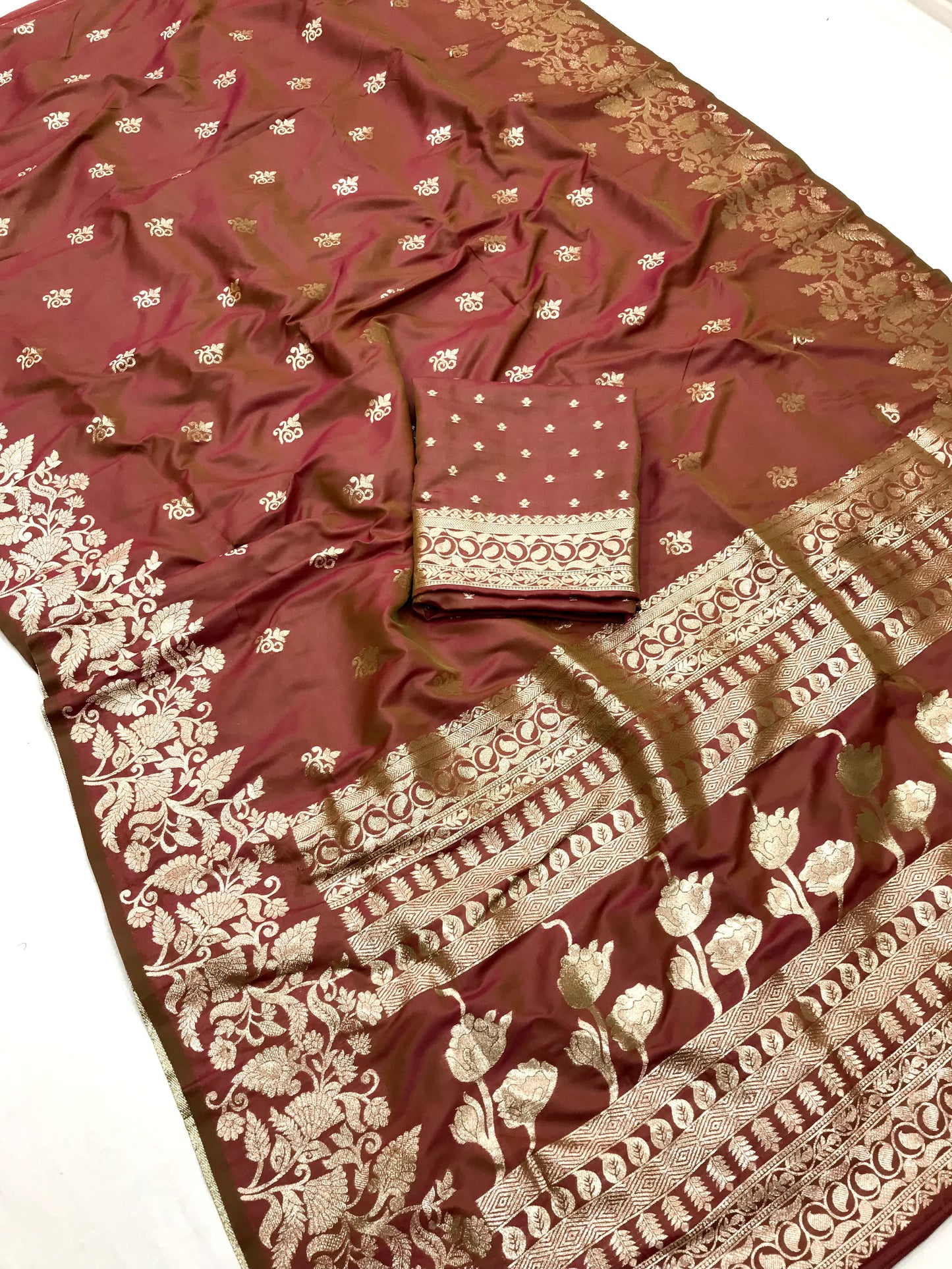Brown color banarasi silk saree with blouse online
