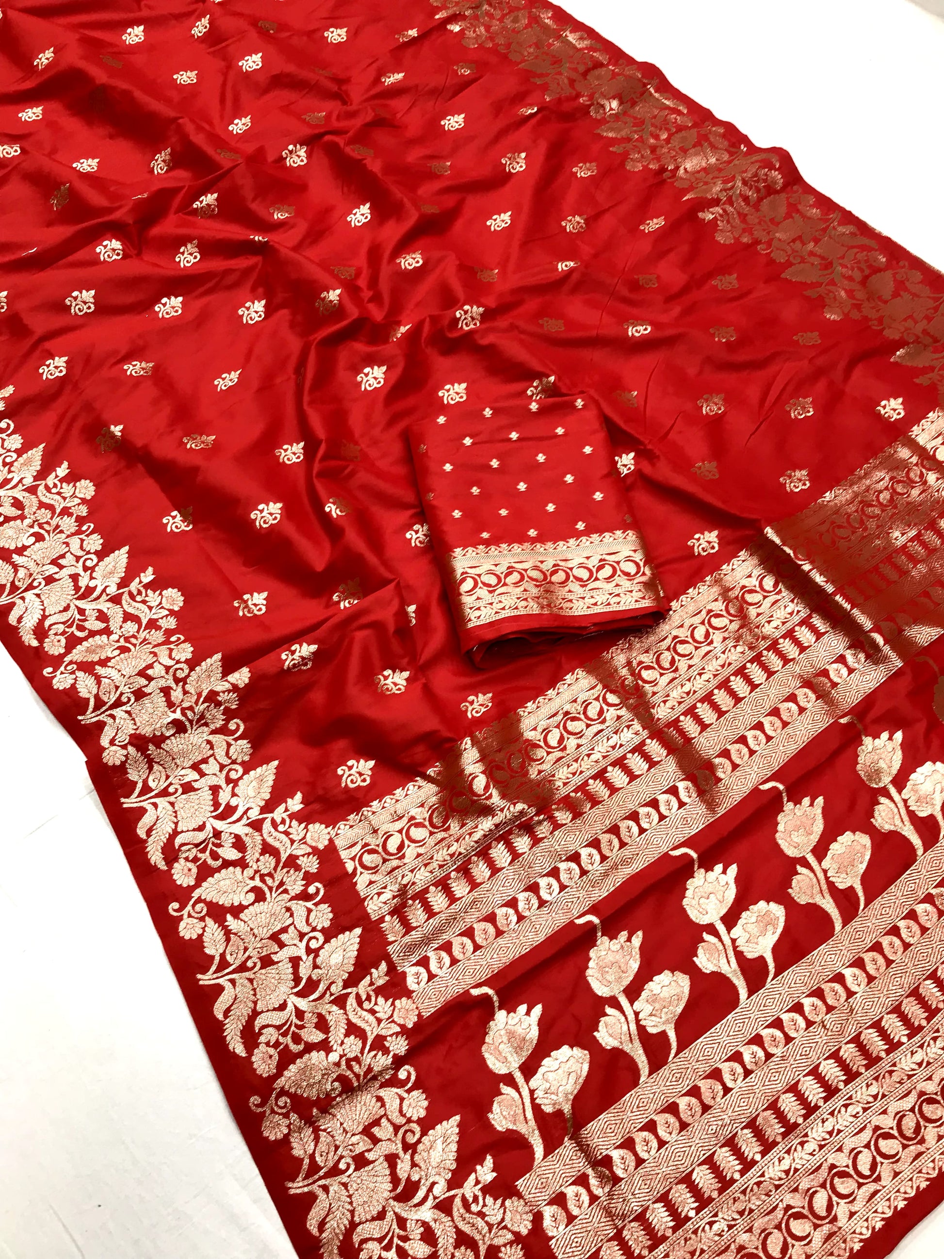 Red color banarasi silk saree with blouse online shopping