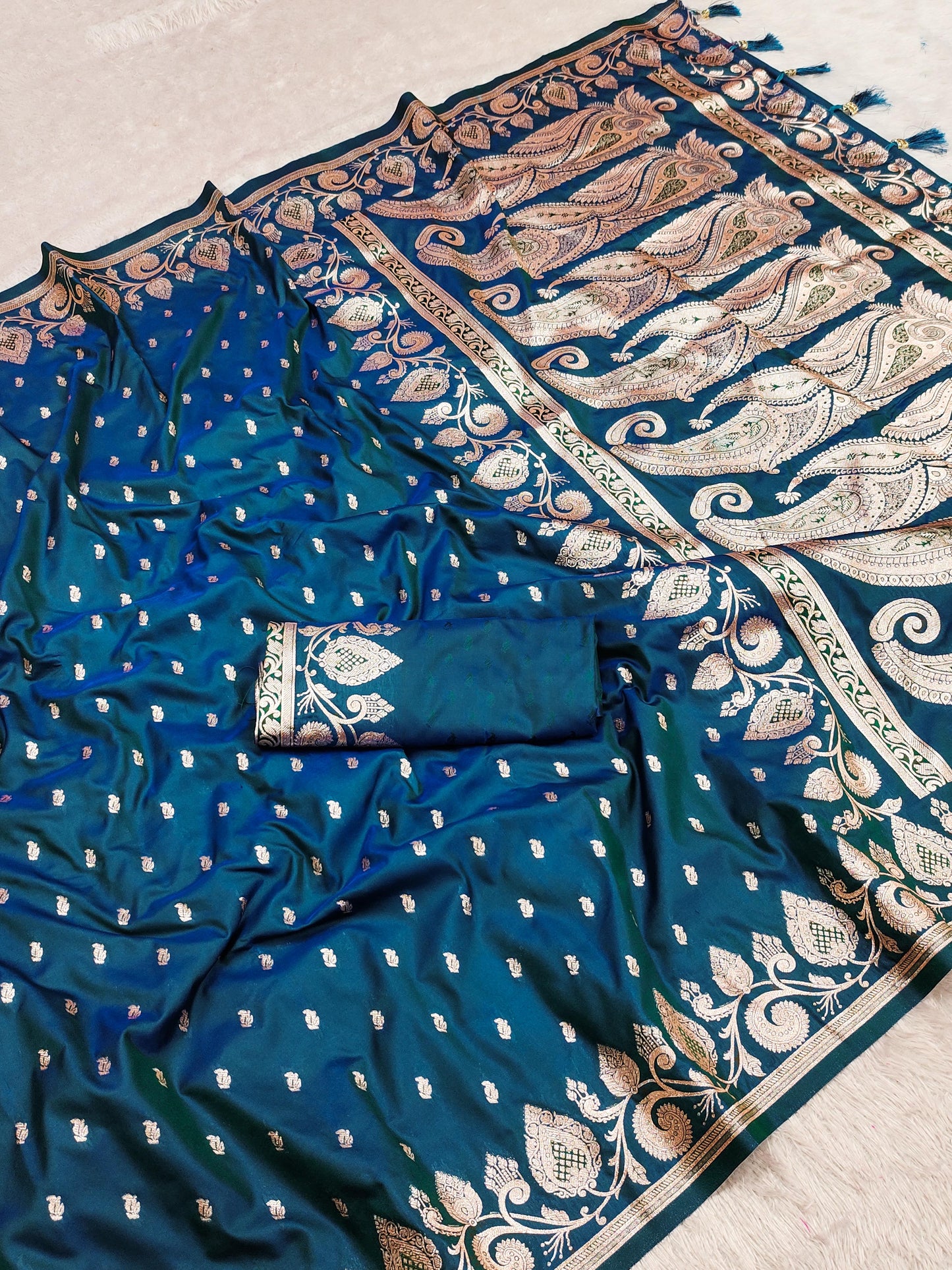 Pure banarasi silk saree price
