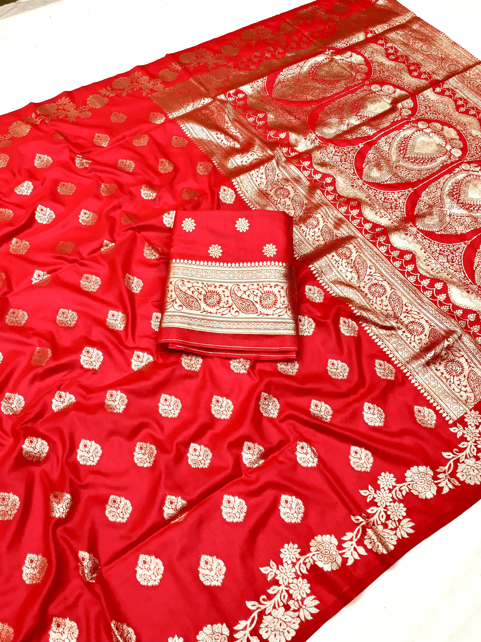 Red color banarasi silk saree with blouse online