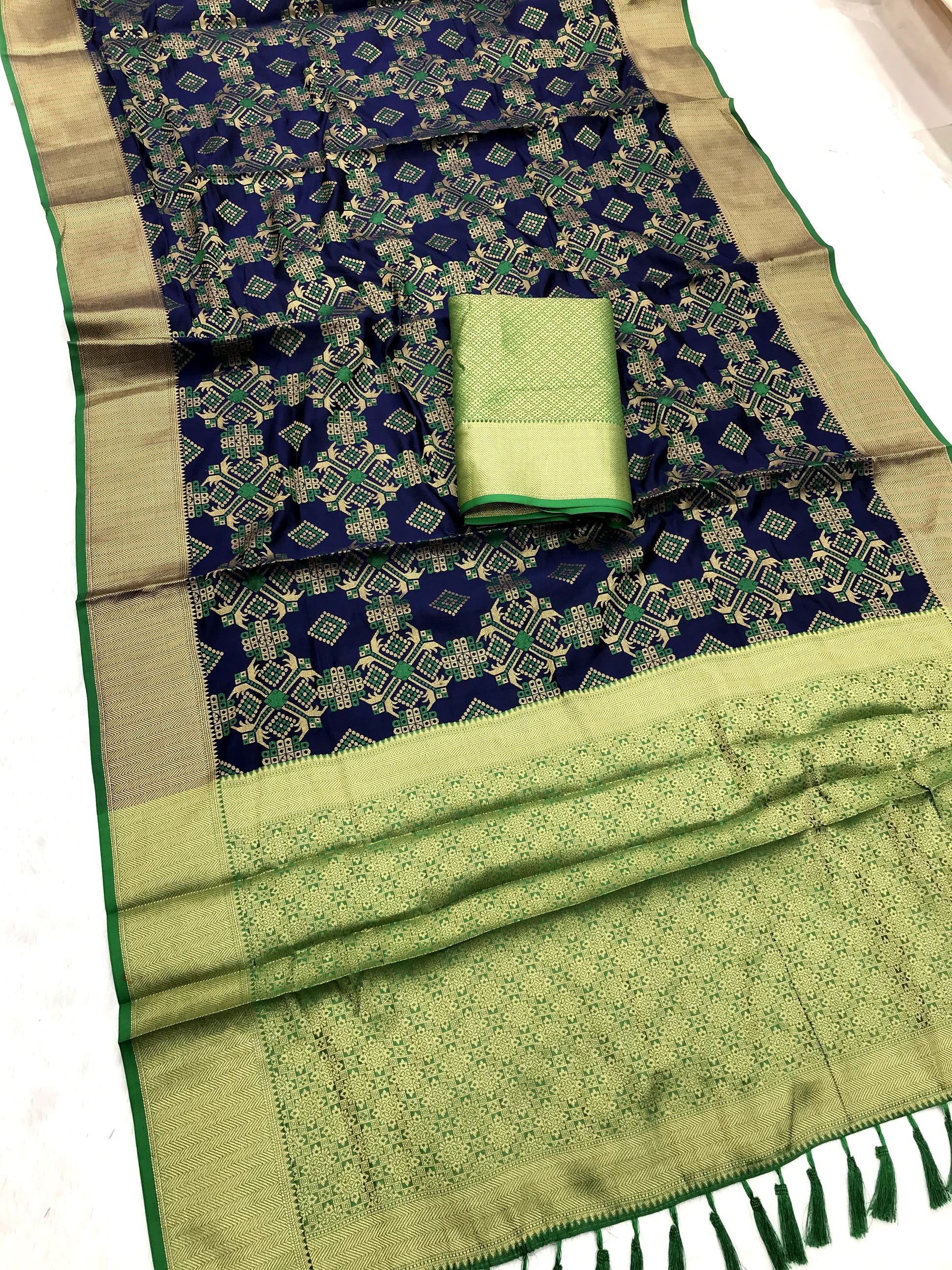 Navy color handloom silk saree with blouse price