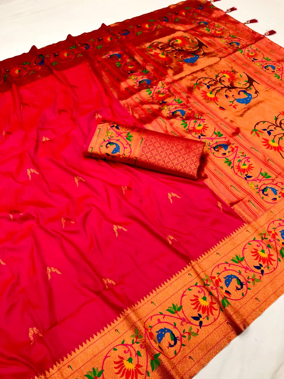 Pink color paithani silk saree for women design