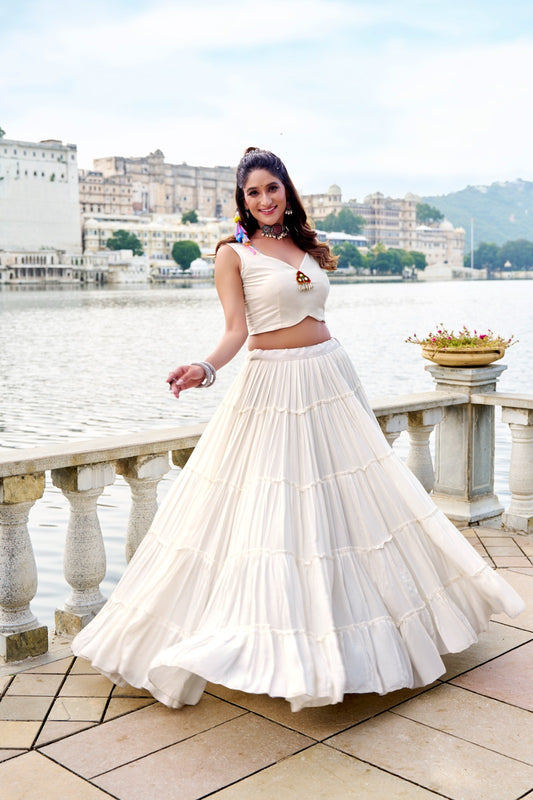 White gamthi work crop top with price 