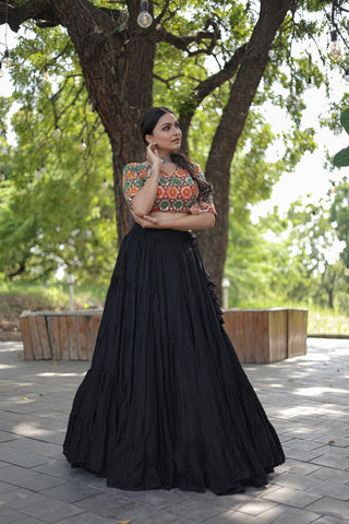 Black Gamathi With Blouse