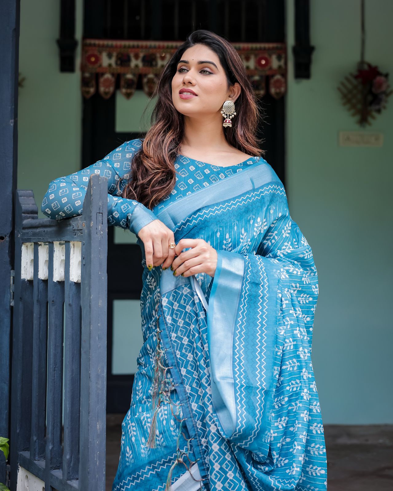 Turquoise linen printed saree with blouse online