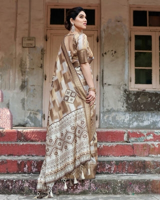 Cream colour Saree with Contrast Blouse