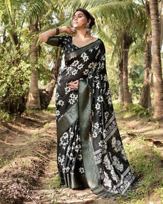 Dark green saree for wedding