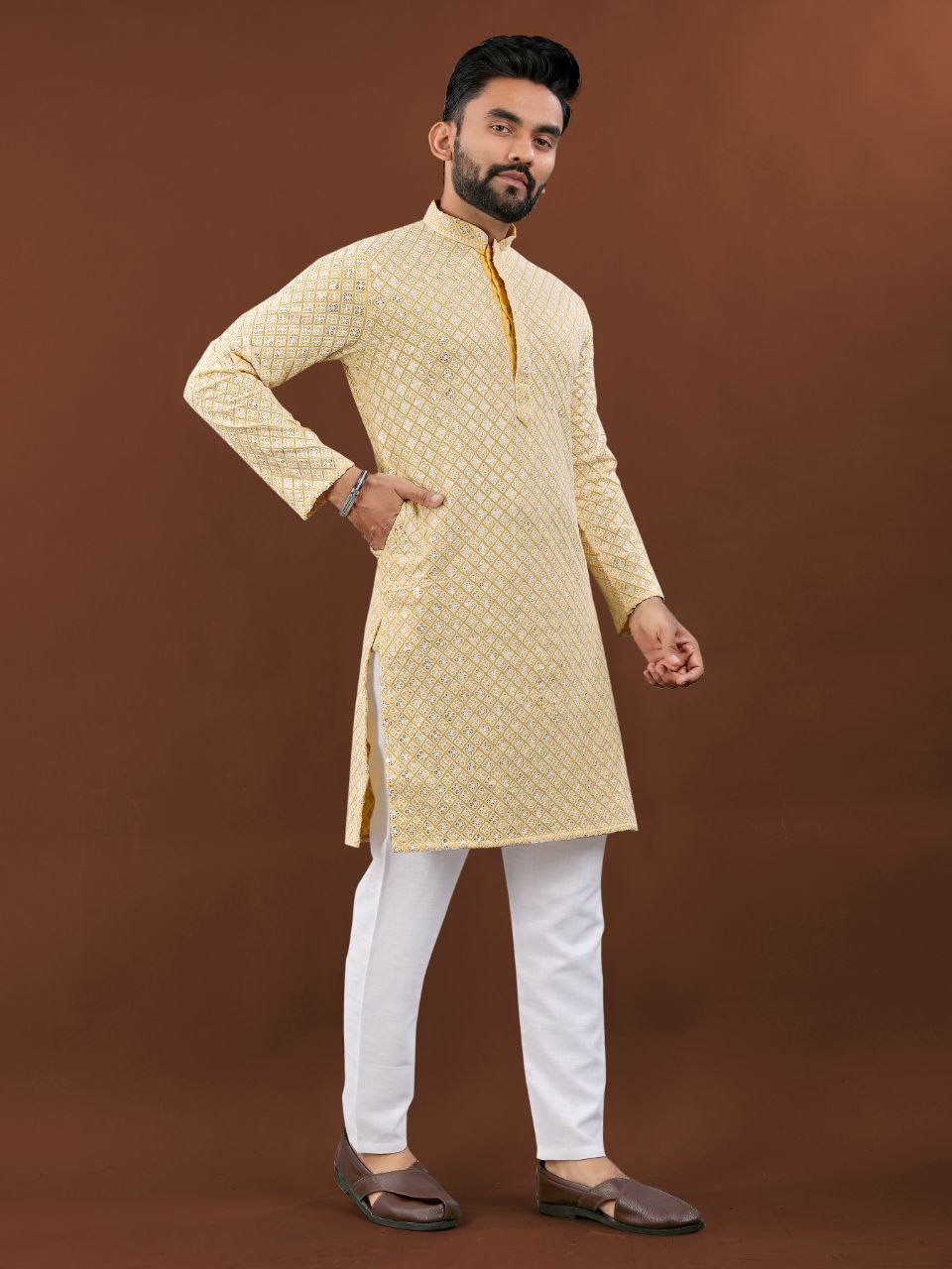 Lucknowi Chikankari Mens Kurta

