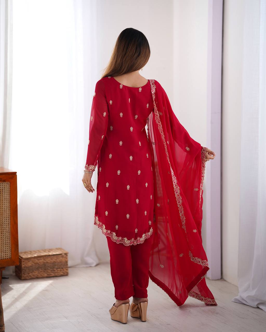 Pink color georgette salwar suit with dupatta with images