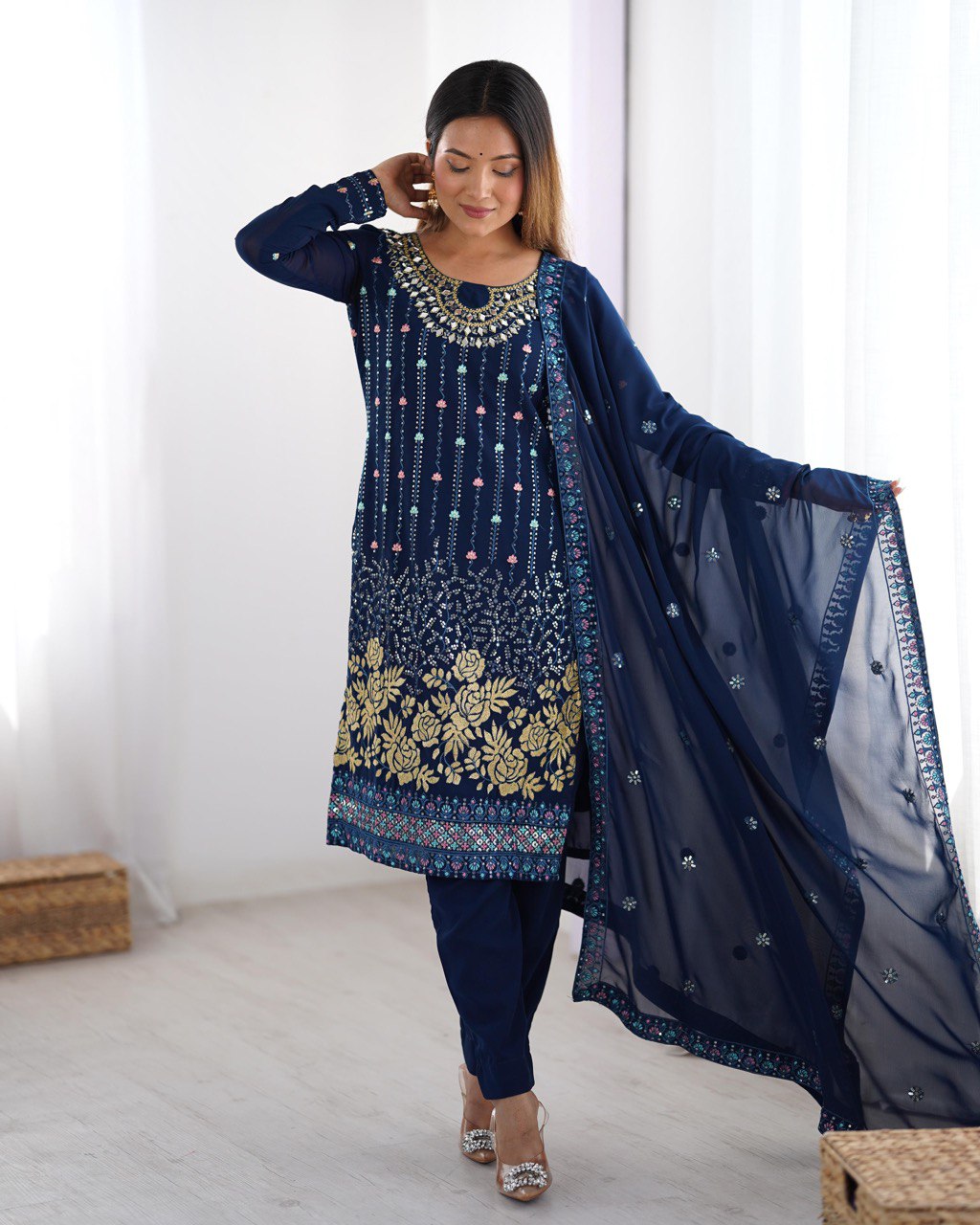 Women blue color georgette salwar suit
