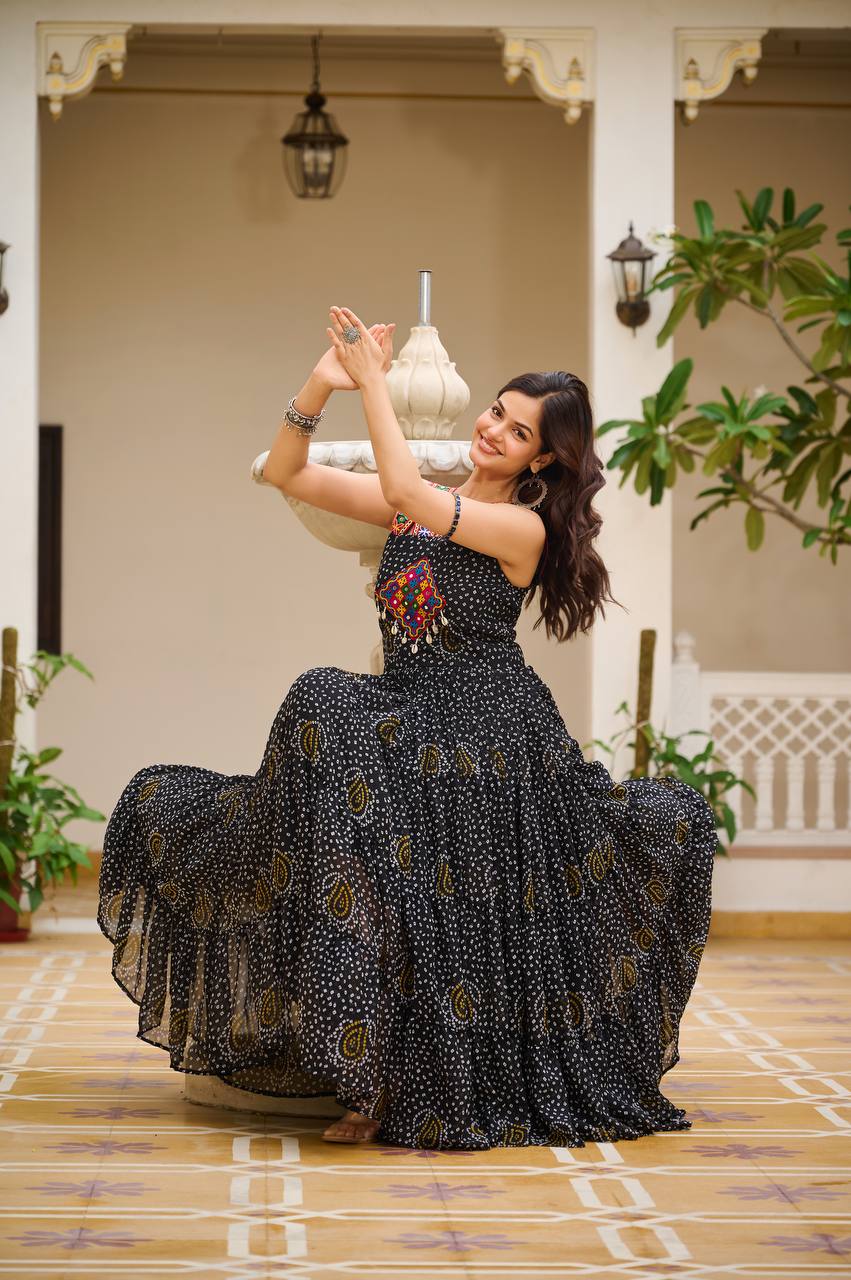 Black Gown Party Wear
