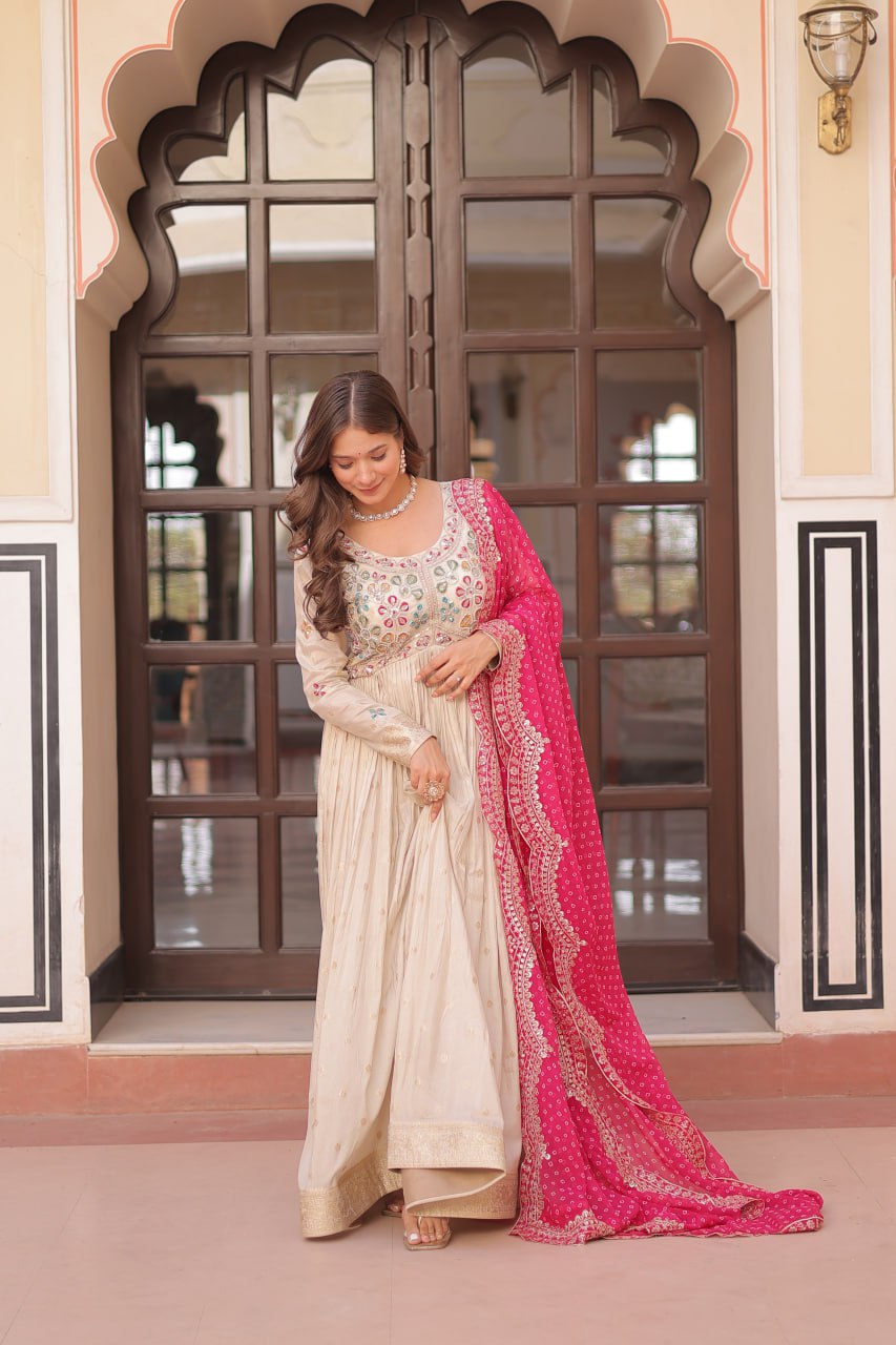 White jacquard Dress with sleeves
