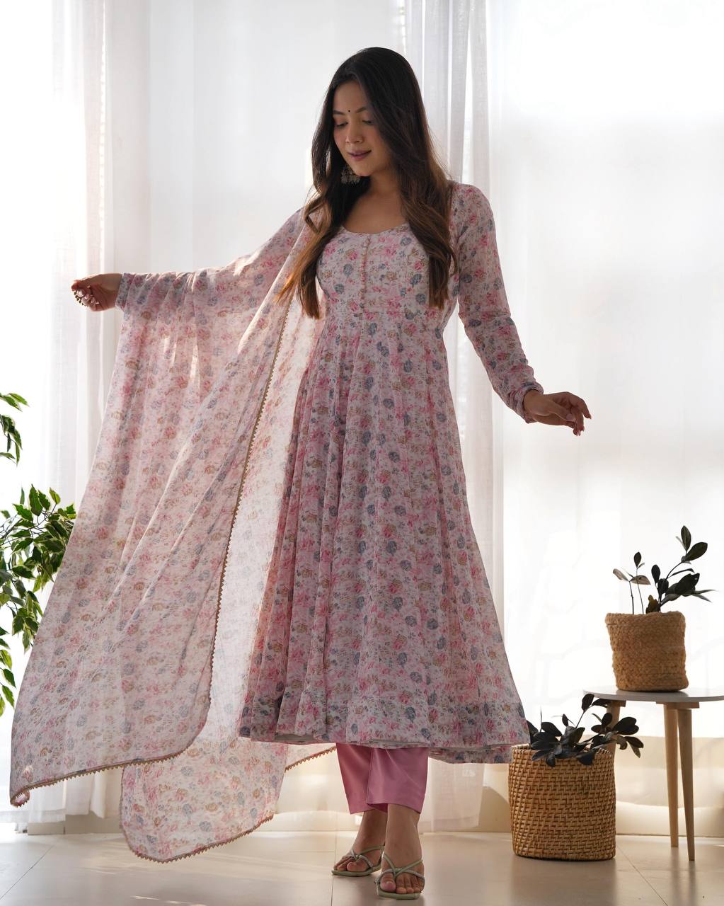 Maxi pink color chiffon gown
