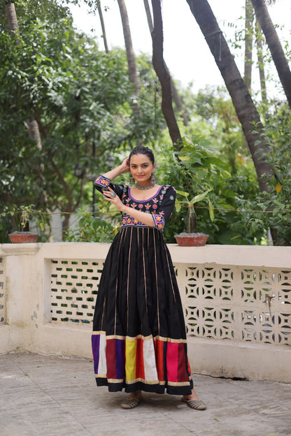 Long black roman gown with online 